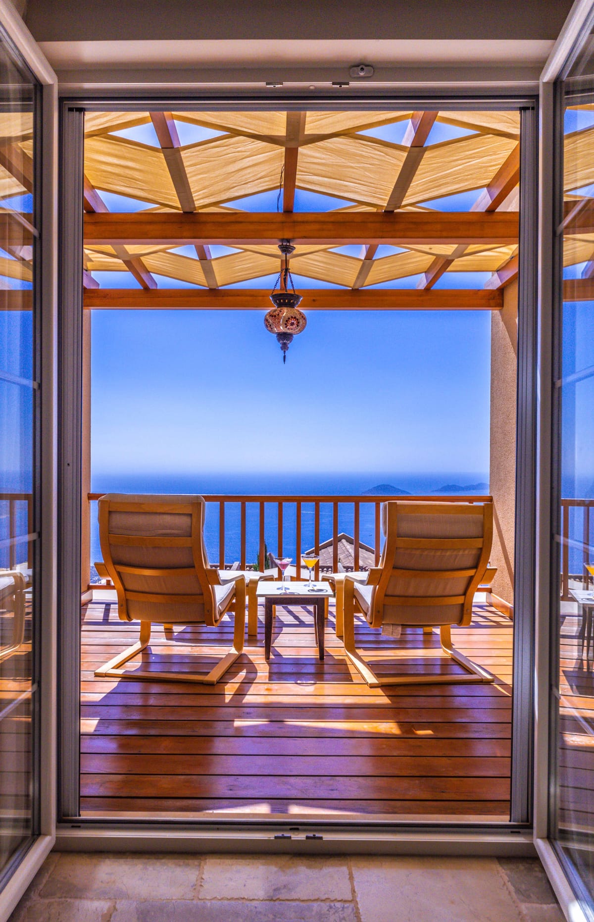 Terrasse med utsikt over havet